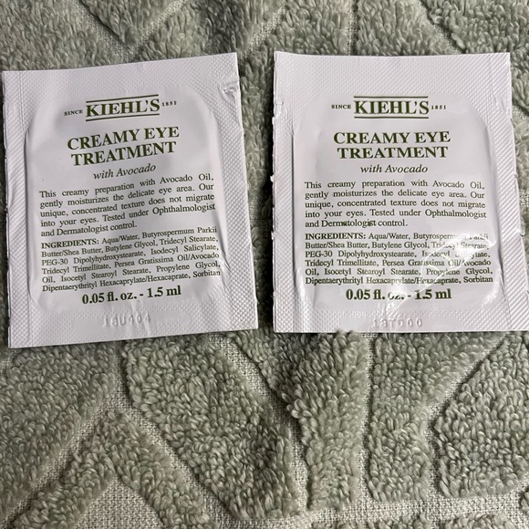 Kiehl’s Travel Size Skincare Set w/ Bag| Ultra Facial, Retinol, Serums - Picture 9 of 11